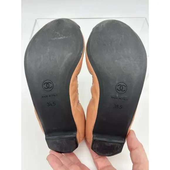 Chanel Interlocking CC Logo Ballet Flat Beige Black Leather Size 38.5 / 8.5 - Picture 7 of 16